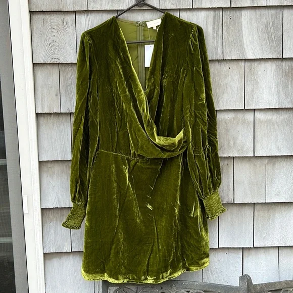 Melloday Green Velvet Dress - Picture 1 of 2